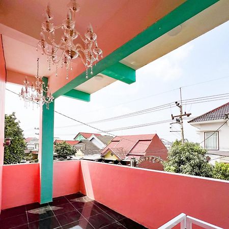 Reddoorz Near Sunrise Mall Mojokerto Exterior photo