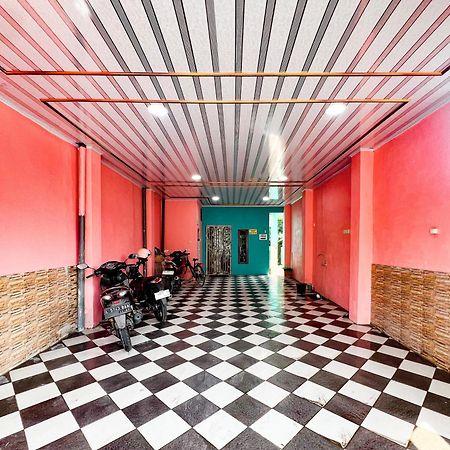 Reddoorz Near Sunrise Mall Mojokerto Exterior photo