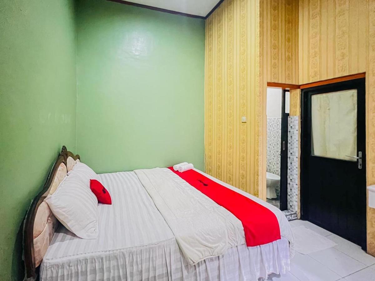 Reddoorz Near Sunrise Mall Mojokerto Exterior photo