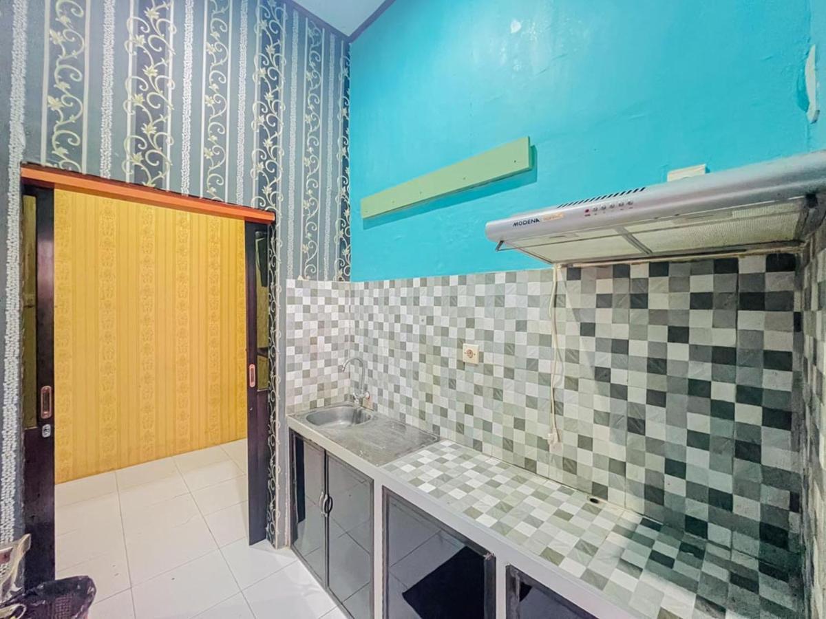 Reddoorz Near Sunrise Mall Mojokerto Exterior photo