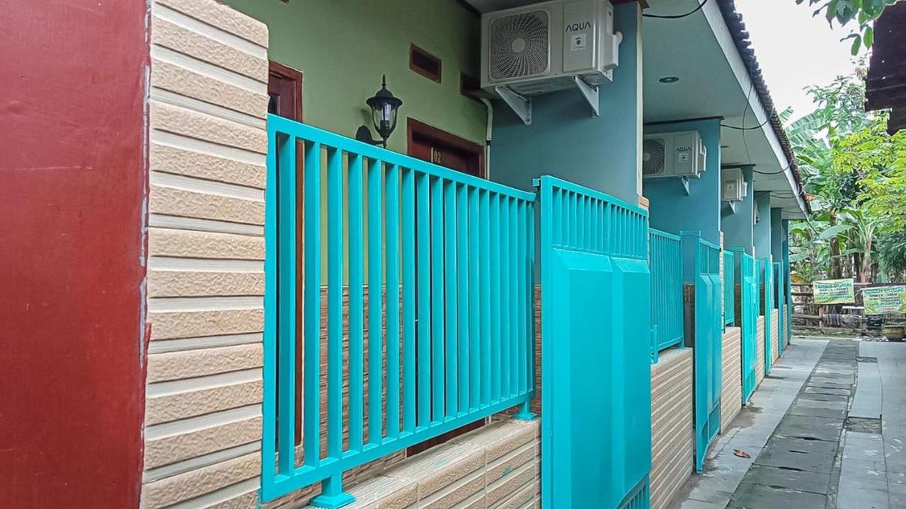 Reddoorz Near Sunrise Mall Mojokerto Exterior photo