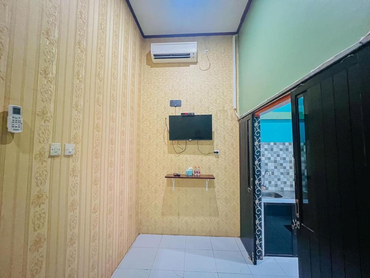 Reddoorz Near Sunrise Mall Mojokerto Exterior photo