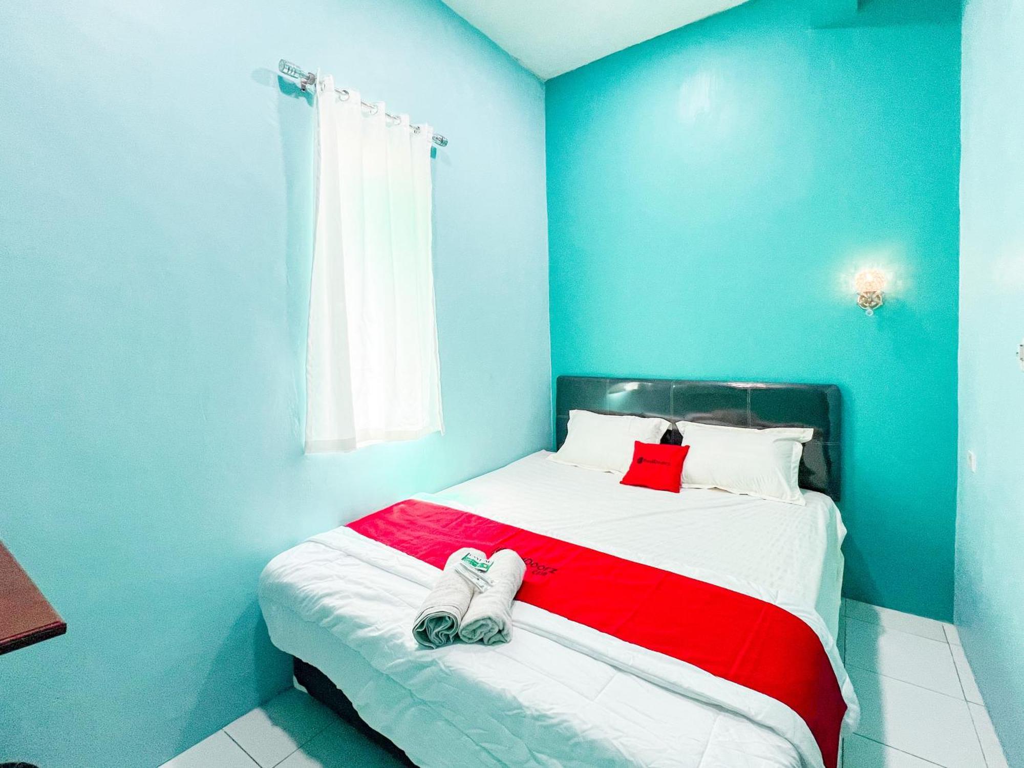 Reddoorz Near Sunrise Mall Mojokerto Exterior photo