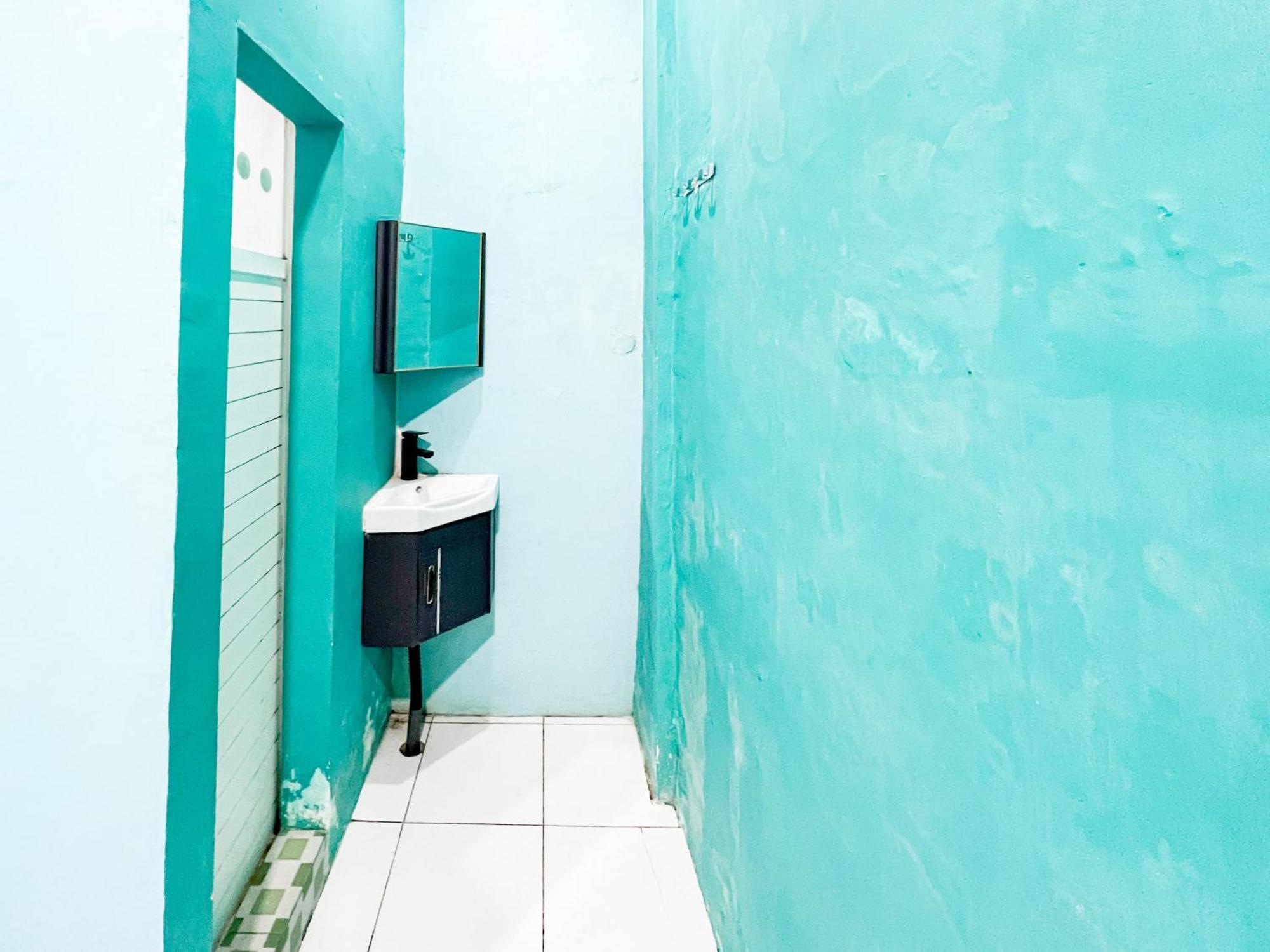 Reddoorz Near Sunrise Mall Mojokerto Exterior photo