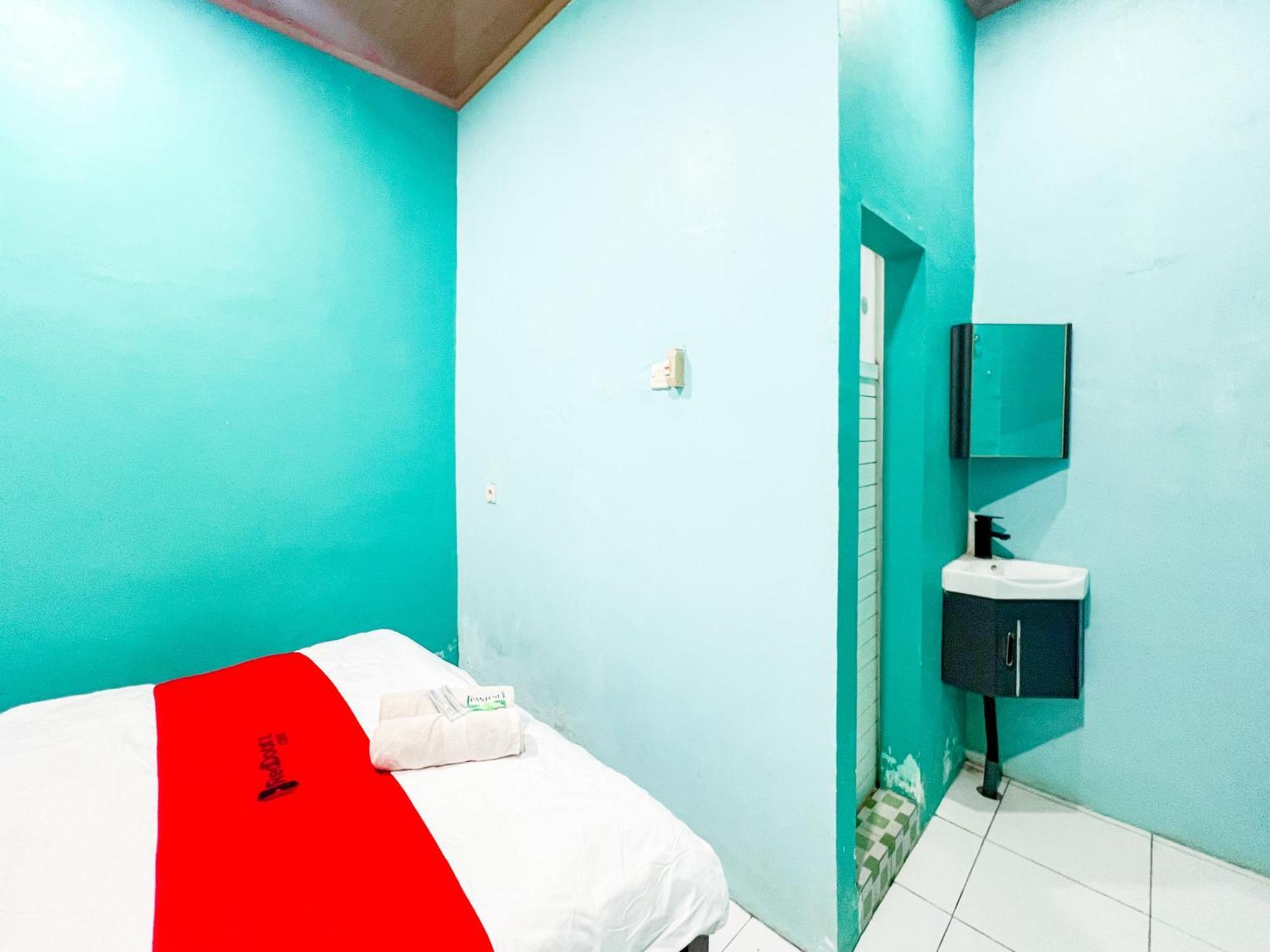 Reddoorz Near Sunrise Mall Mojokerto Exterior photo