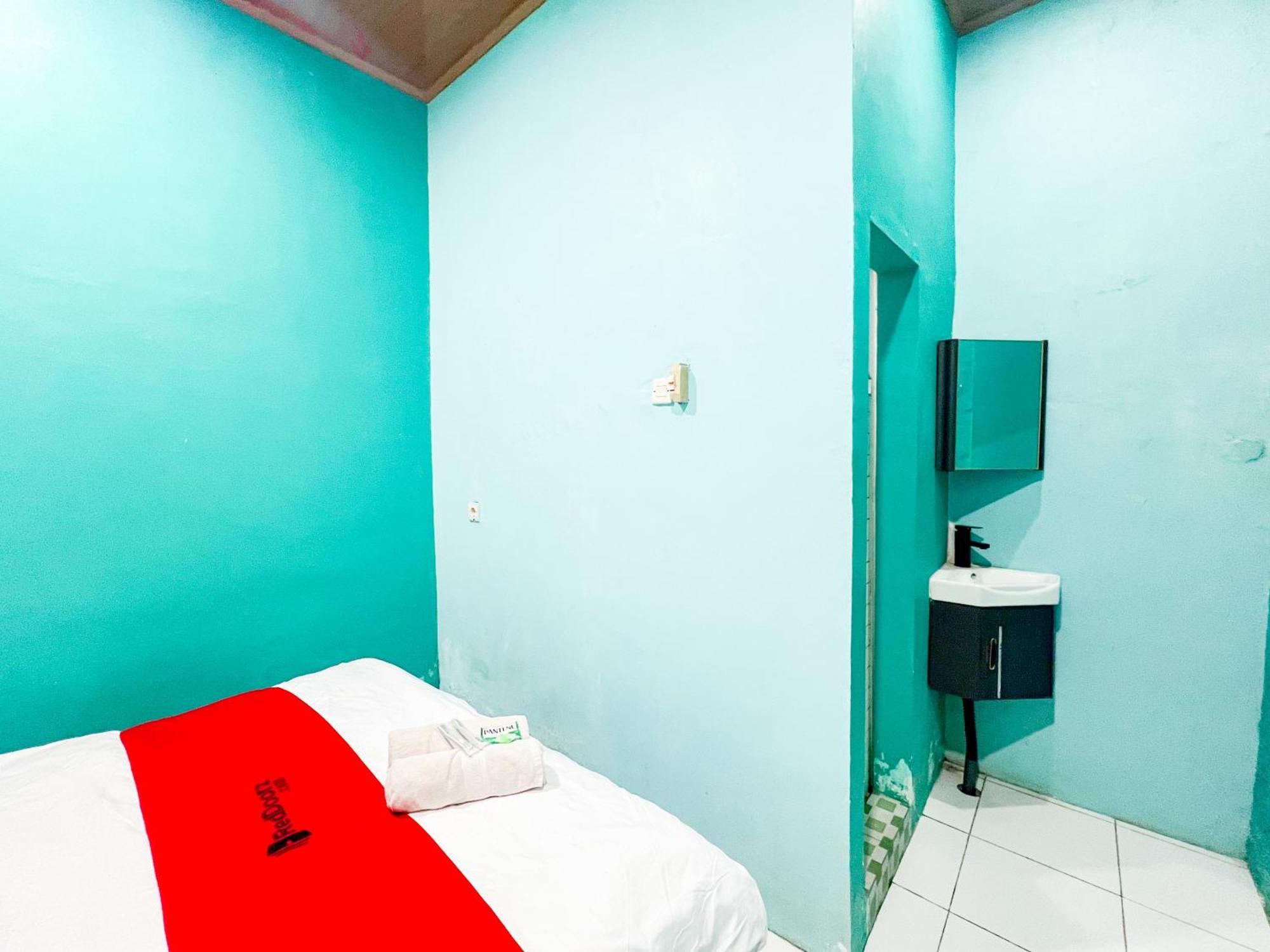Reddoorz Near Sunrise Mall Mojokerto Exterior photo