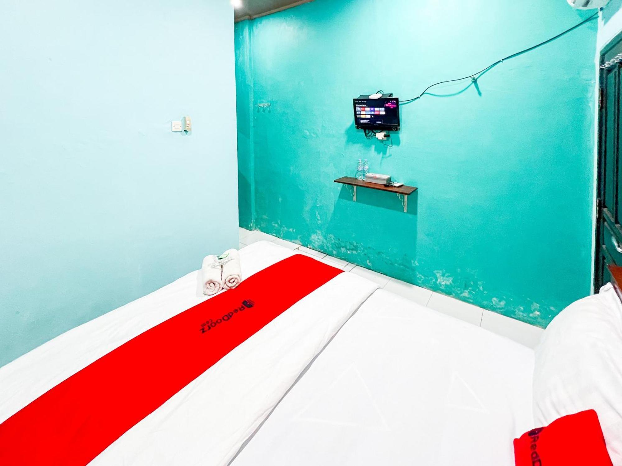 Reddoorz Near Sunrise Mall Mojokerto Exterior photo
