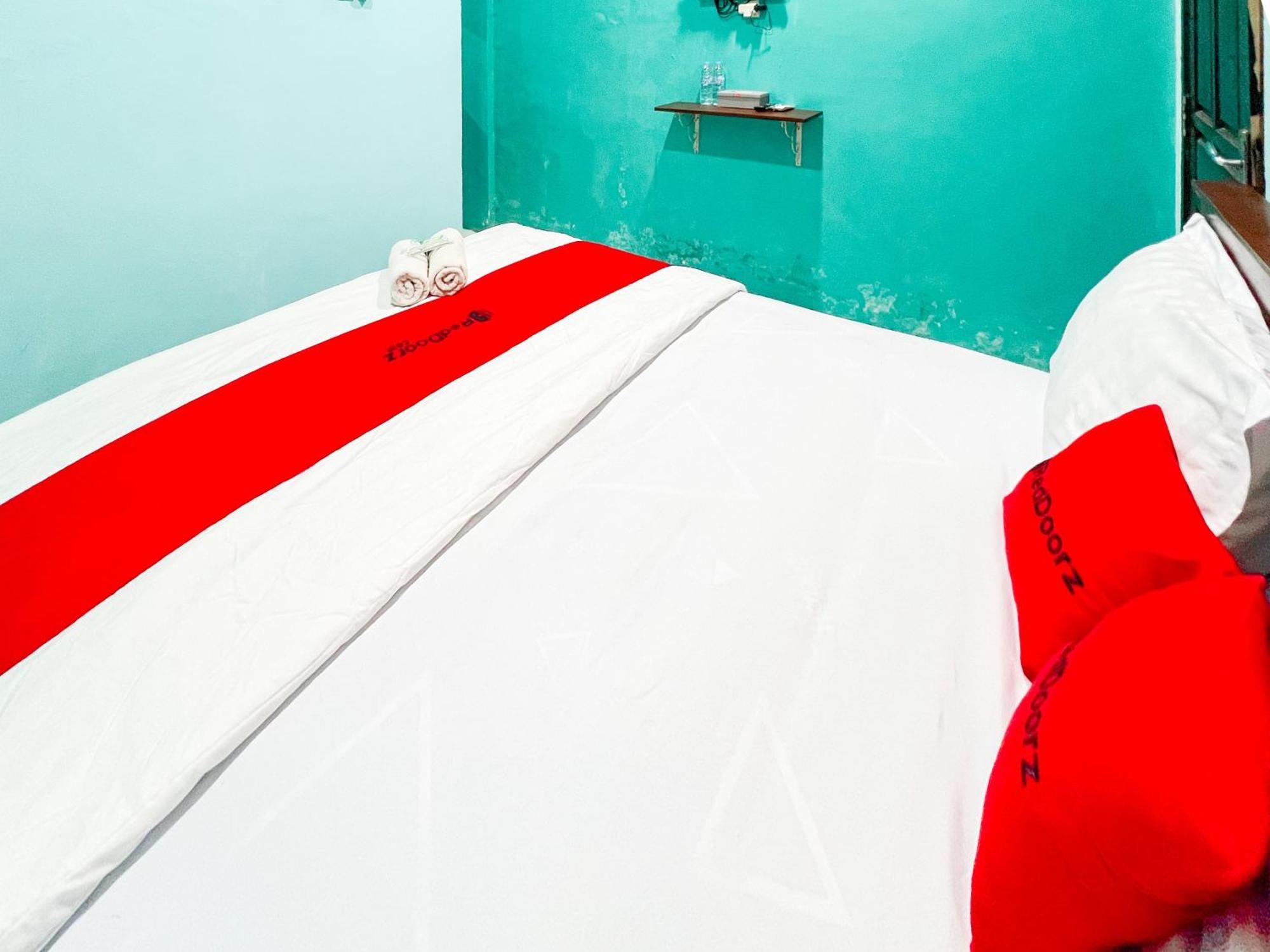 Reddoorz Near Sunrise Mall Mojokerto Exterior photo